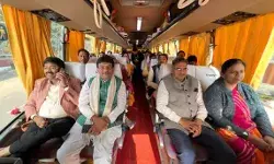 जय श्रीराम के उद्घोष के साथ मंत्री एवं विधायक अयोध्या रवाना- सपा.. जय श्रीराम के उद्घोष के साथ मंत्री एवं विधायक अयोध्या रवाना- सपा..