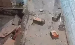 महिला से छेड़छाड़ को लेकर हुई ईंट पत्थरों की बरसात- घर में तोड़फोड़ महिला से छेड़छाड़ को लेकर हुई ईंट पत्थरों की बरसात- घर में तोड़फोड़