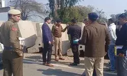 दिल्ली कूच पर अडे किसान- रोकने को बॉर्डर सील- ठोकी कींले