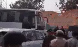 सरकार का फ्लोर टेस्ट- वर्कशॉप से नदारद MLA ने बढ़ाई BJP की टेंशन सरकार का फ्लोर टेस्ट- वर्कशॉप से नदारद MLA ने बढ़ाई BJP की टेंशन