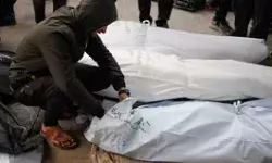 एयर स्ट्राइक में मस्जिद बनी निशाना- बच गई लाशें- 63 लोगों की चली.. एयर स्ट्राइक में मस्जिद बनी निशाना- बच गई लाशें- 63 लोगों की चली..