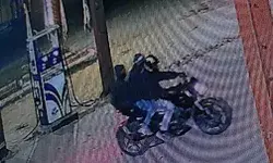 पेट्रोल पंप पर सेल्समैन से गन पॉइंट पर लूट- गल्ला तोड़ने का प्रयास पेट्रोल पंप पर सेल्समैन से गन पॉइंट पर लूट- गल्ला तोड़ने का प्रयास