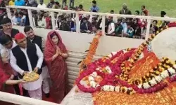 अखिलेश को अब शिव का सहारा- किया शालिग्राम शिला का पूजन