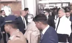 सोनिया की बैकडोर से संसद में एंट्री- नामांकन के लिए पहुंची जयपुर सोनिया की बैकडोर से संसद में एंट्री- नामांकन के लिए पहुंची जयपुर