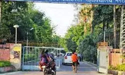 ऑपरेशन में देरी से टूटा सब्र का बांध- मरीज ने बुला ली मेडिकल में पुलिस ऑपरेशन में देरी से टूटा सब्र का बांध- मरीज ने बुला ली मेडिकल में पुलिस