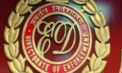 ED के पहुंचते ही पड़ोसी के घर में मोबाइलों की बरसात- टेरेस पर बिखरे...