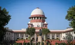 चुनावी बांड पर कोर्ट का सुप्रीम ब्रेक- मांगा पार्टियों से हिसाब चुनावी बांड पर कोर्ट का सुप्रीम ब्रेक- मांगा पार्टियों से हिसाब