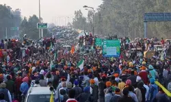 किसानों का दिल्ली कूच आंदोलन- शुक्रवार को भारत बंद का ऐलान किसानों का दिल्ली कूच आंदोलन- शुक्रवार को भारत बंद का ऐलान