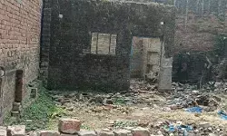 भरभराकर गिरी मकान की छत- मलबे में दबने से दो मजदूरों की मौत भरभराकर गिरी मकान की छत- मलबे में दबने से दो मजदूरों की मौत