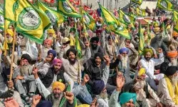 किसानों का भारत बंद- राजधानी की सीमाओं पर महाजाम- लगी गाड़ियों की... किसानों का भारत बंद- राजधानी की सीमाओं पर महाजाम- लगी गाड़ियों की...