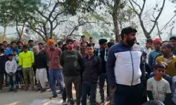 नरमुंड की तरह पत्नी का सिर काटकर ले जाते देख सड़क हुई खाली- सन्नाटा