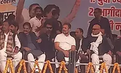 न्याय यात्रा के साथ राहुल गांधी की खुली लाल जीप से यूपी में एंट्री