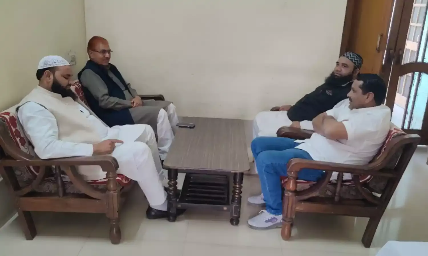 दर्जन भर गांव में पहुंचकर लोगों के सुख-दुख में शामिल हुए MLA मदन भैया, सुनी जन समस्याएं