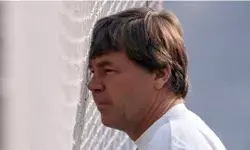 सर्जरी के बाद बेहोश हुए साउथ अफ्रीका के इस दिग्गज क्रिकेटर का निधन सर्जरी के बाद बेहोश हुए साउथ अफ्रीका के इस दिग्गज क्रिकेटर का निधन