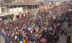 वीकेंड पर रामलला के दर्शन के लिए उमड़ी ऐसी भीड़- पुलिस के छूट गए पसीने