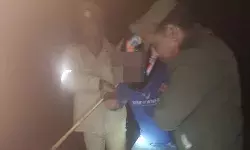 लूट की वारदात को अंजाम देने वाला बदमाश हाफ एनकाउंटर के बाद अरेस्ट लूट की वारदात को अंजाम देने वाला बदमाश हाफ एनकाउंटर के बाद अरेस्ट