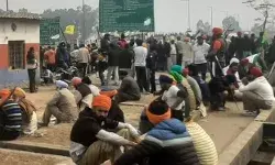 किसानों आंदोलन- पूर्व CM के घर के बाहर प्रदर्शन कर रहे किसान की मौत किसानों आंदोलन- पूर्व CM के घर के बाहर प्रदर्शन कर रहे किसान की मौत