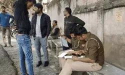 नहाने के लिए बाथरूम में गई टीचर के वापस नहीं निकलने पर मचा कोहराम नहाने के लिए बाथरूम में गई टीचर के वापस नहीं निकलने पर मचा कोहराम
