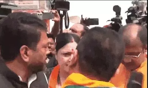 संदेशखाली जा रहे BJP नेताओं की राह में पुलिस बनी फिर रोडा