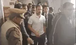 मानहानि मामले में अदालत पहुंचे राहुल को मिली जमानत- विपक्ष के चेहरे उतरे मानहानि मामले में अदालत पहुंचे राहुल को मिली जमानत- विपक्ष के चेहरे उतरे