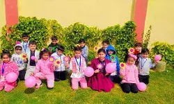 एम.जी. पब्लिक स्कूल में कलर्स-डे में बच्चों ने की जमकर मस्ती एम.जी. पब्लिक स्कूल में कलर्स-डे में बच्चों ने की जमकर मस्ती