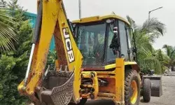 बोली BJP सरकार- घूम रहे CM के बुलडोजर ने राज्य में तोडी 108 मजार बोली BJP सरकार- घूम रहे CM के बुलडोजर ने राज्य में तोडी 108 मजार