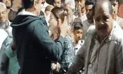 चेयरमैन के बेटे की शादी में मुंबई से आए साल की हत्या- कनपटी पर सटाकर.. चेयरमैन के बेटे की शादी में मुंबई से आए साल की हत्या- कनपटी पर सटाकर..