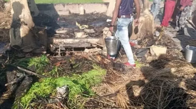 झोपड़ी में लगी आग में 3 मासूमों की जिंदा जलकर मौत- बच्ची गंभीर