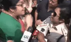 संदेशखाली जा रही BJP महिला टीम की रोकी राह- सांसद हिरासत में संदेशखाली जा रही BJP महिला टीम की रोकी राह- सांसद हिरासत में