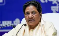 सांसद के इस्तीफे पर मायावती का रिएक्शन- स्वार्थ में इधर उधर भटक रहे सांसद के इस्तीफे पर मायावती का रिएक्शन- स्वार्थ में इधर उधर भटक रहे