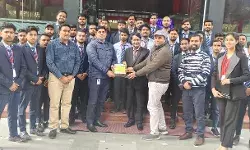 छात्रों के प्लेसमेंट के लिए श्रीराम इंजीनियरिंग कॉलेज पहुंचा स्वराज ट्रैक्टर-दिया...