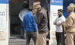 ATM में पत्नी को गोली से भूना- घर पहुंचकर भाई को भी मारी गोली