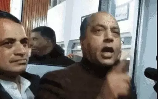 हिमाचल में ड्रामा जारी- हंगामे के बीच BJP MLA को मार्शलों ने किया बाहर