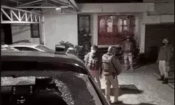 घर से किडनैप हुए ASP को सुरक्षा बलों ने कराया मुक्त- मिलिट्री तैनात घर से किडनैप हुए ASP को सुरक्षा बलों ने कराया मुक्त- मिलिट्री तैनात