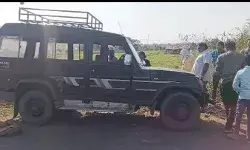 स्कूली बच्चों को लेकर लौट रही गाड़ी पलटी- मची चीख पुकार स्कूली बच्चों को लेकर लौट रही गाड़ी पलटी- मची चीख पुकार