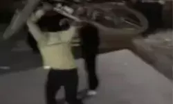 आधी रात के बाद जंग का अखाड़ा बने जेएनयू में खूब चले लटठ