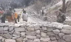 दगा का दंश - सस्पेंड होते ही MLA के घर जाने वाली सड़क बंद दगा का दंश - सस्पेंड होते ही MLA के घर जाने वाली सड़क बंद