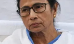 CM को दहशत- केंद्र में फिर बनी BJP सरकार तो गैस सिलेंडर 2000 के पार CM को दहशत- केंद्र में फिर बनी BJP सरकार तो गैस सिलेंडर 2000 के पार