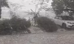 लैंड स्लाइड से महिला एवं तीन बच्चों की मौत दो- मलबे से सड़क बंद