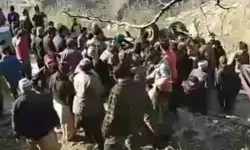 500 फीट गहरी खाई में गिरी कार- अब तक तीन के शव बरामद- आंकड़ा.. 500 फीट गहरी खाई में गिरी कार- अब तक तीन के शव बरामद- आंकड़ा..