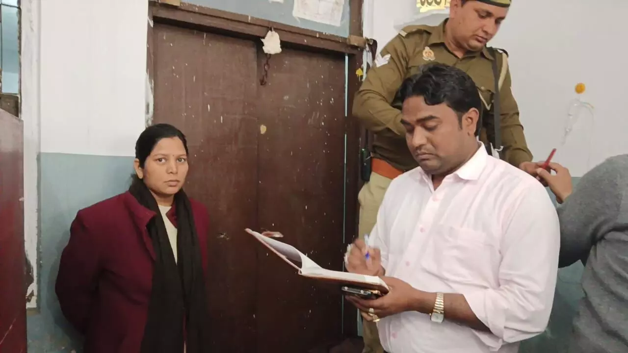 SDM का नर्सिंग होम पर छापा- नहीं मिले कोई कागजात- किया गया सील SDM का नर्सिंग होम पर छापा- नहीं मिले कोई कागजात- किया गया सील