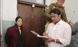 SDM का नर्सिंग होम पर छापा- नहीं मिले कोई कागजात- किया गया सील SDM का नर्सिंग होम पर छापा- नहीं मिले कोई कागजात- किया गया सील