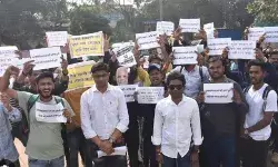 एसआई भर्ती परीक्षा रद्द करने की मांग को लेकर अभाविप का प्रदर्शन एसआई भर्ती परीक्षा रद्द करने की मांग को लेकर अभाविप का प्रदर्शन