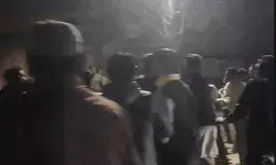 थाना परिसर बना जंग का अखाड़ा- जमकर चले लाठी डंडे थाना परिसर बना जंग का अखाड़ा- जमकर चले लाठी डंडे