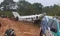 विमान दुर्घटनाग्रस्त, दो की मौत - अन्य लोग हुए घायल- मची अफरा तफरी