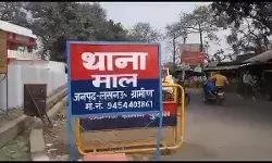 टीन शेड में लगी आग में जिंदा जला युवक- मौके पर मचा हड़कंप टीन शेड में लगी आग में जिंदा जला युवक- मौके पर मचा हड़कंप