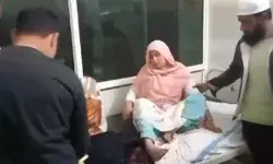 सरेराह बाइक सवार बाप बेटी पर एसिड अटैक- झुलसी हालत में हॉस्पिटल में...