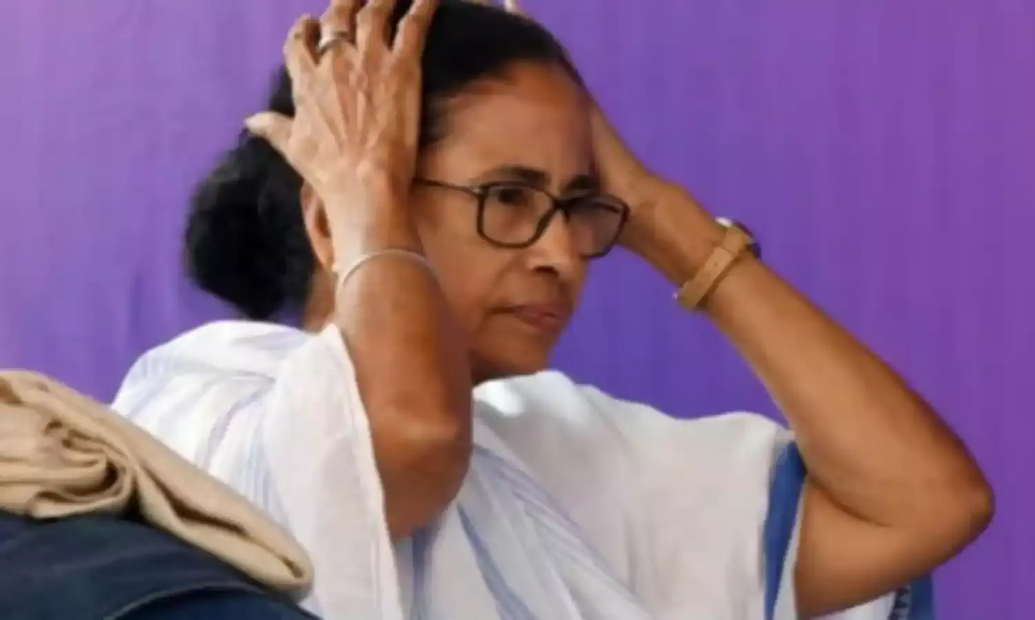 TMC का एक और विकेट गिरा-एक्ट्रेस से नेता बनी सचिव ने दिया इस्तीफा