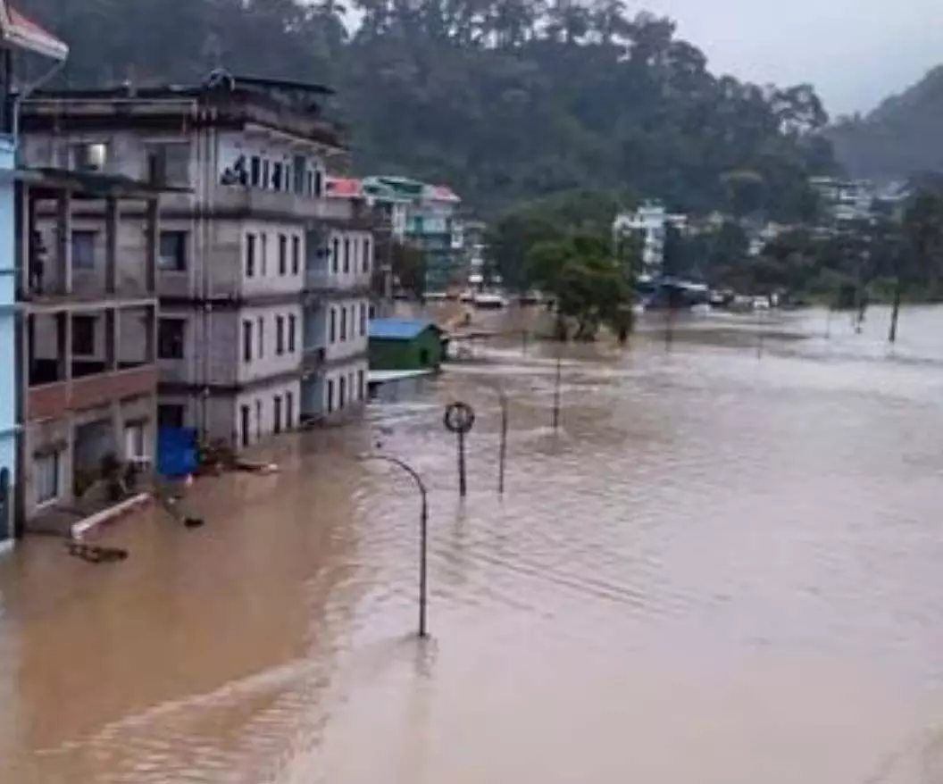 बाढ़ से तीन लोगों की मौत - इतने लापता - मचा कोहराम