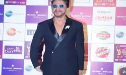 जी सिने अवार्ड में शाहरूख खान को मिला सर्वश्रेष्ठ अभिनेता का खिताब जी सिने अवार्ड में शाहरूख खान को मिला सर्वश्रेष्ठ अभिनेता का खिताब